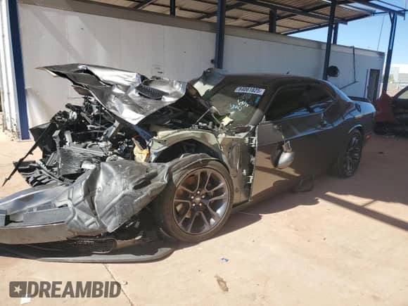 2022 Dodge Challenger R/T Scat Pack z VIN 2C3CDZFJ1NH215058, wystawiony jako Copart lot #84061825 z przebiegiem 34 788 mil mil oraz Szkoda całkowita • Salvage title. Historia ofert i sprzedaży dostępna na DreamBid. Obrazek 1.