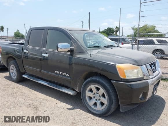 ✅ 2013 Nissan Titan SL • VIN: 1N6BA0ED7DN310282 • Lot: 42150234. Wystawiony na IAAI z przebiegiem 151 563 mil. Bezpłatny archiwum sprzedaży aukcyjnych z USA i szczegółowy raport historii pojazdu na DreamBid. Zdjęcie 1.