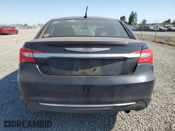 ✅ 2012 Chrysler 200 Touring • VIN: 1C3CCBBB9CN148979 • Lot: 64874595. Wystawiony na Copart z przebiegiem 112 893 mil. Bezpłatny archiwum sprzedaży aukcyjnych z USA i szczegółowy raport historii pojazdu na DreamBid. Zdjęcie 6.