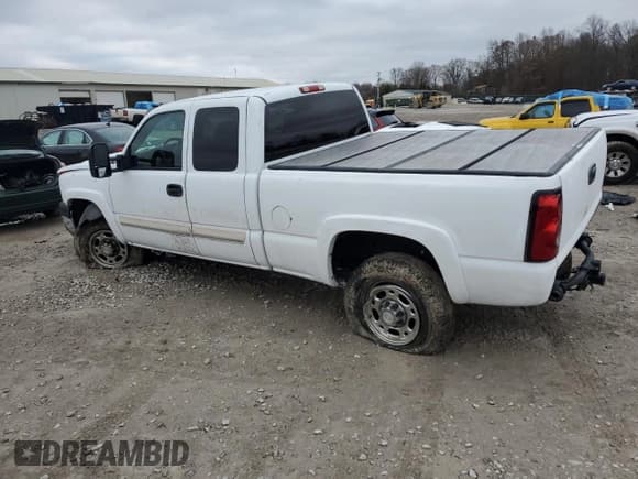 ✅ 2003 Chevrolet Silverado 2500HD LS • VIN: 1GCHC29U03E371453 • Lot: 85531544. Wystawiony na Copart z przebiegiem 149 837 mil. Bezpłatny archiwum sprzedaży aukcyjnych z USA i szczegółowy raport historii pojazdu na DreamBid. Zdjęcie 2.