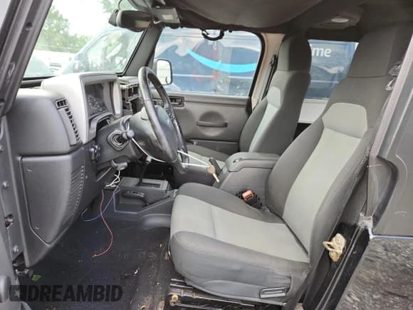 ✅ 2006 Jeep Wrangler Unlimited LWB • VIN: 1J4FA44S26P755784 • Lot: 64491985. Wystawiony na Copart z przebiegiem Nie podano. Bezpłatny archiwum sprzedaży aukcyjnych z USA i szczegółowy raport historii pojazdu na DreamBid. Zdjęcie 7.