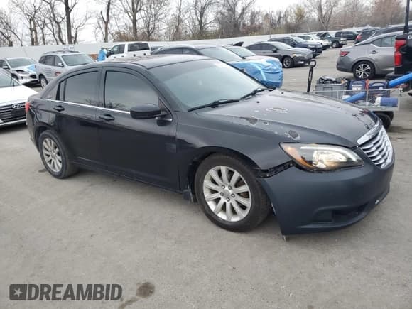 ✅ 2013 Chrysler 200 Touring • VIN: 1C3CCBBB2DN513150 • Lot: 93096295. Listed on Copart with 144,836 mi. Free auction sales archive from the USA and detailed vehicle history report at DreamBid. Image 4.