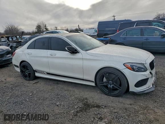 ✅ 2015 Mercedes-Benz C 300 Luxury • VIN: 55SWF4KB3FU090994 • Lot: 95710825. Wystawiony na Copart z przebiegiem Nie podano. Bezpłatny archiwum sprzedaży aukcyjnych z USA i szczegółowy raport historii pojazdu na DreamBid. Zdjęcie 4.