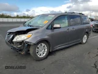 ✅ 2014 Toyota Sienna XLE • VIN: 5TDYK3DC5ES418805 • Лот: 92945585. Опубликован ранее на Copart с пробегом 126 757 миль. Бесплатный доступ к архиву аукционных продаж из США и подробный отчёт об истории автомобиля на DreamBid. Изображение 1.
