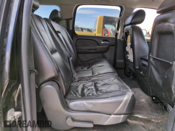 2010 Chevrolet Suburban LT z VIN 1GNUKJE35AR159623, wystawiony jako Copart lot #65005465 z przebiegiem 248 278 mil mil oraz Szkoda całkowita • Salvage title. Historia ofert i sprzedaży dostępna na DreamBid. Obrazek 10.