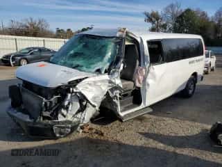 2023 Chevrolet Express Passenger LS с VIN 1GAZGNFP3P1203207, выставлен на аукционе Copart как лот 88967425 с пробегом Не указан миль и Списание • Salvage title. История ставок и продаж доступна на DreamBid. Изображение 1.