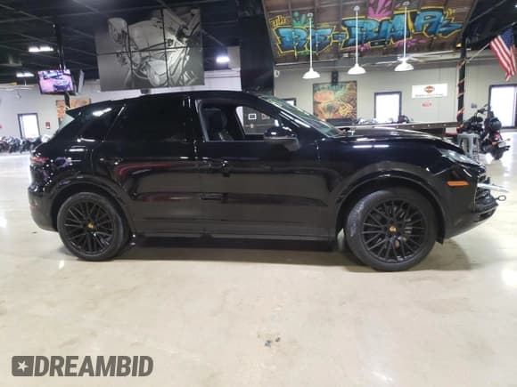 ✅ 2020 Porsche Cayenne S • VIN: WP1AB2AY1LDA27136 • Лот: 70568372. Опубликован ранее на Copart с пробегом 36 709 миль. Бесплатный доступ к архиву аукционных продаж из США и подробный отчёт об истории автомобиля на DreamBid. Изображение 1.