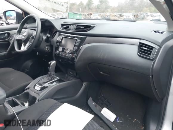 ✅ 2019 Nissan Rogue SV • VIN: JN1BJ1CR7KW631367 • Lot: 43681621. Wystawiony na IAAI z przebiegiem 129 715 mil. Bezpłatny archiwum sprzedaży aukcyjnych z USA i szczegółowy raport historii pojazdu na DreamBid. Zdjęcie 5.