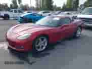 2008 Chevrolet Corvette z VIN 1G1YY26W785113535, wystawiony jako IAAI lot #43320843 z przebiegiem 61 741 mil mil oraz . Historia ofert i sprzedaży dostępna na DreamBid. Obrazek 2.