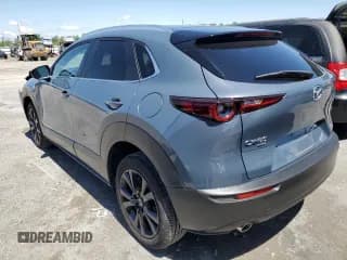 ✅ 2022 Mazda CX-30 S Carbon Edition • VIN: 3MVDMBCL4NM440622 • Lot: 54257654. Wystawiony na Copart z przebiegiem 7 533 mil. Bezpłatny archiwum sprzedaży aukcyjnych z USA i szczegółowy raport historii pojazdu na DreamBid. Zdjęcie 2.