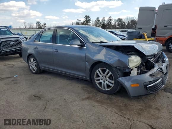 ✅ 2005 Volkswagen Jetta 2.5L • VIN: 3VWSF71K15M635732 • Lot: 47036595. Listed on Copart with 146,281 mi. Free auction sales archive from the USA and detailed vehicle history report at DreamBid. Image 4.