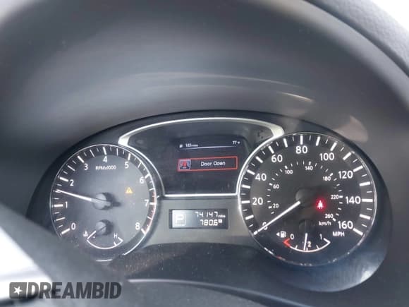 ✅ 2014 Nissan Altima 2.5 • VIN: 1N4AL3AP4EC322600 • Lot: 43098011. Wystawiony na IAAI z przebiegiem 74 147 mil. Bezpłatny archiwum sprzedaży aukcyjnych z USA i szczegółowy raport historii pojazdu na DreamBid. Zdjęcie 7.