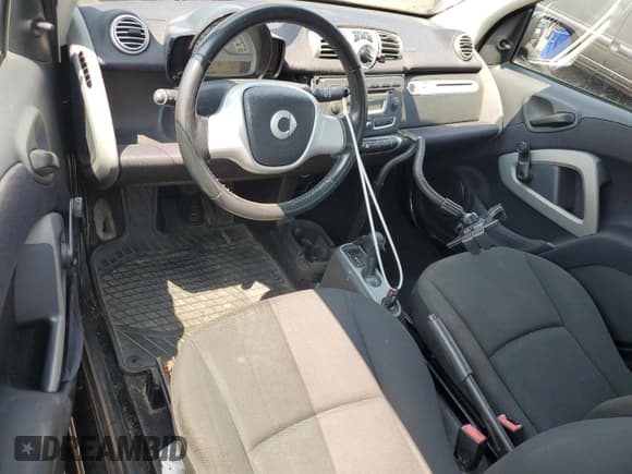 ✅ 2012 Smart fortwo Pure • VIN: WMEEJ3BA4CK526023 • Lot: 66778685. Wystawiony na Copart z przebiegiem 42 671 mil. Bezpłatny archiwum sprzedaży aukcyjnych z USA i szczegółowy raport historii pojazdu na DreamBid. Zdjęcie 8.