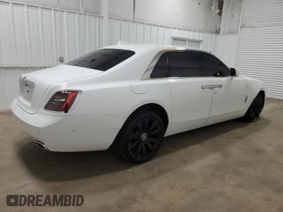 ✅ 2021 Rolls-Royce Ghost • VIN: SCATV0C09MU204490 • Lot: 81747624. Wystawiony na Copart z przebiegiem Nie podano. Bezpłatny archiwum sprzedaży aukcyjnych z USA i szczegółowy raport historii pojazdu na DreamBid. Zdjęcie 3.