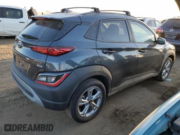 ✅ 2022 Hyundai Kona SEL • VIN: KM8K6CAB1NU758420 • Лот: 71262364. Опубликован ранее на Copart с пробегом 22 443 миль. Бесплатный доступ к архиву аукционных продаж из США и подробный отчёт об истории автомобиля на DreamBid. Изображение 3.