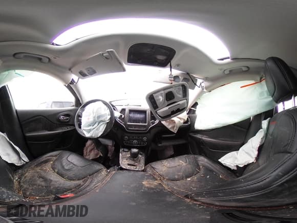 ✅ 2019 Jeep Cherokee Trailhawk • VIN: 1C4PJMBX7KD309652 • Lot: 42332894. Listed on IAAI with 59,383 mi. Free auction sales archive from the USA and detailed vehicle history report at DreamBid. Image 18.