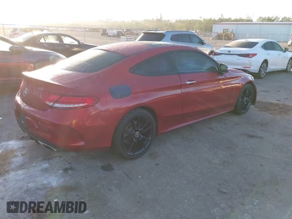 ✅ 2019 Mercedes-Benz C 300 • VIN: WDDWJ8DB6KF803628 • Lot: 41541737. Wystawiony na IAAI z przebiegiem 90 239 mil. Bezpłatny archiwum sprzedaży aukcyjnych z USA i szczegółowy raport historii pojazdu na DreamBid. Zdjęcie 4.