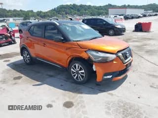 ✅ 2019 Nissan Kicks SR • VIN: 3N1CP5CU1KL506322 • Lot: 43112512. Wystawiony na IAAI z przebiegiem 67 171 mil. Bezpłatny archiwum sprzedaży aukcyjnych z USA i szczegółowy raport historii pojazdu na DreamBid. Zdjęcie 1.