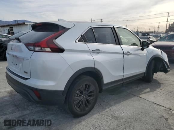 ✅ 2022 Mitsubishi Eclipse Cross LE • VIN: JA4ASVAA6NZ053737 • Lot: 42157625. Listed on Copart with 18,191 mi. Free auction sales archive from the USA and detailed vehicle history report at DreamBid. Image 3.