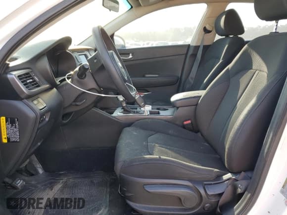 ✅ 2017 Kia Optima LX • VIN: 5XXGT4L33HG124048 • Lot: 81237085. Wystawiony na Copart z przebiegiem 112 476 mil. Bezpłatny archiwum sprzedaży aukcyjnych z USA i szczegółowy raport historii pojazdu na DreamBid. Zdjęcie 7.