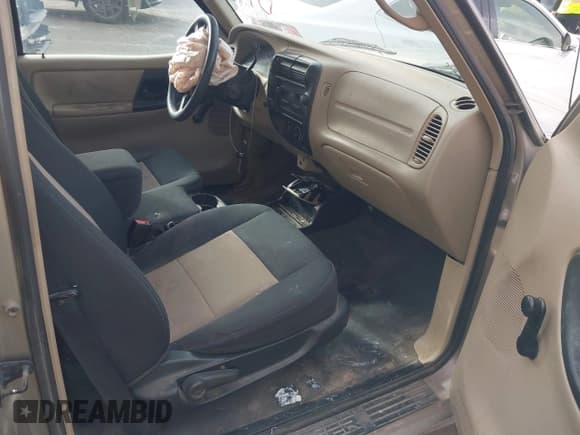 ✅ 2006 Ford Ranger XL • VIN: 1FTYR10D76PA67034 • Lot: 43703560. Listed on IAAI with 166,061 mi. Free auction sales archive from the USA and detailed vehicle history report at DreamBid. Image 5.