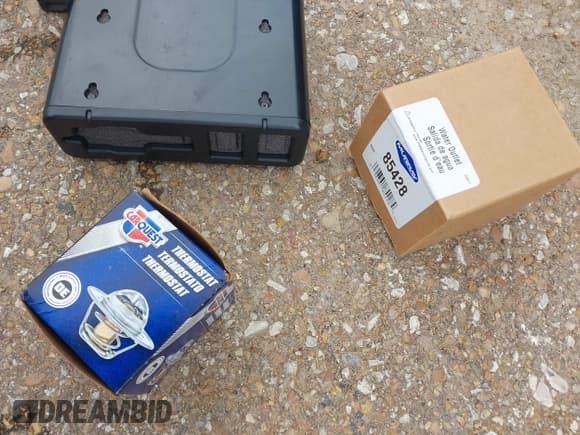 ✅ 2002 Chrysler Concorde LX • VIN: 2C3HD46R62H132431 • Lot: 41705664. Wystawiony na IAAI z przebiegiem 131 340 mil. Bezpłatny archiwum sprzedaży aukcyjnych z USA i szczegółowy raport historii pojazdu na DreamBid. Zdjęcie 14.