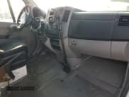 ✅ 2016 Mercedes-Benz Sprinter Cargo EXT • VIN: WD3PE8DD3GP248251 • Лот: 62076955. Опубликован ранее на Copart с пробегом 289 910 миль. Бесплатный доступ к архиву аукционных продаж из США и подробный отчёт об истории автомобиля на DreamBid. Изображение 8.