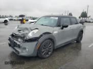 ✅ 2017 MINI Hardtop 4 Door Cooper S • VIN: WMWXU3C56H2D32634 • Lot: 92745675. Wystawiony na Copart z przebiegiem 72 169 mil. Bezpłatny archiwum sprzedaży aukcyjnych z USA i szczegółowy raport historii pojazdu na DreamBid. Zdjęcie 1.