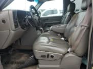 ✅ 2006 Chevrolet Silverado 2500HD LT2 • VIN: 1GCHK23U96F158933 • Lot: 59674375. Wystawiony na Copart z przebiegiem 351 302 mil. Bezpłatny archiwum sprzedaży aukcyjnych z USA i szczegółowy raport historii pojazdu na DreamBid. Zdjęcie 7.