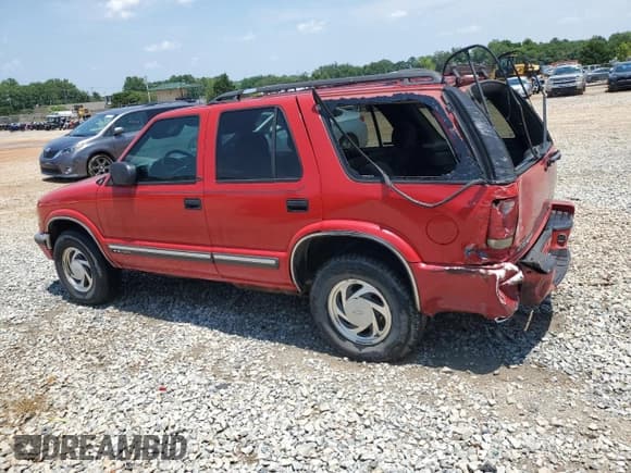 ✅ 2001 Chevrolet Blazer LT • VIN: 1GNDT13W81K213841 • Lot: 60416045. Wystawiony na Copart z przebiegiem 203 622 mil. Bezpłatny archiwum sprzedaży aukcyjnych z USA i szczegółowy raport historii pojazdu na DreamBid. Zdjęcie 2.