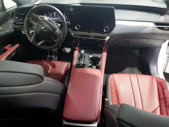 ✅ 2023 Lexus RX 500h F Sport Performance • VIN: 2T2BCMEA1PC005177 • Lot: 60422705. Wystawiony na Copart z przebiegiem 33 483 mil. Bezpłatny archiwum sprzedaży aukcyjnych z USA i szczegółowy raport historii pojazdu na DreamBid. Zdjęcie 8.