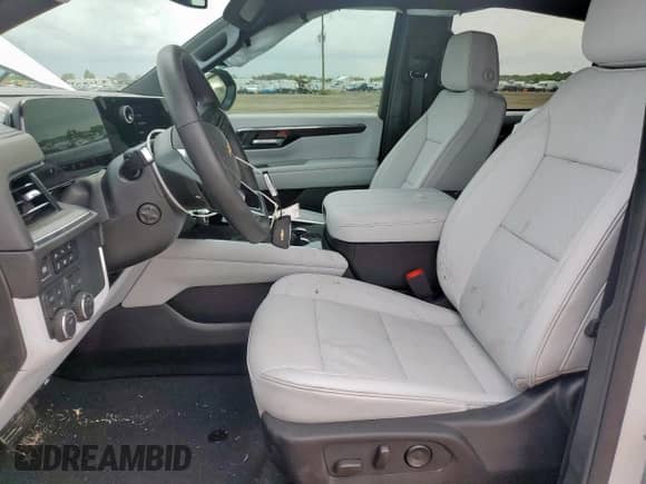 2025 Chevrolet Suburban Premier with VIN 1GNS6FRD7SR181541, listed as a Copart auction lot 64447805 with 2,843 mi miles and Salvage title. Bid and sale history available at DreamBid. Image 7.