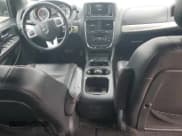 ✅ 2017 Dodge Grand Caravan GT • VIN: 2C4RDGEG3HR693108 • Lot: 90062145. Wystawiony na Copart z przebiegiem 183 215 mil. Bezpłatny archiwum sprzedaży aukcyjnych z USA i szczegółowy raport historii pojazdu na DreamBid. Zdjęcie 8.