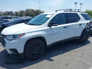 ✅ 2021 Chevrolet Traverse Premier • VIN: 1GNEVKKW9MJ149292 • Lot: 42493106. Wystawiony na IAAI z przebiegiem 90 668 mil. Bezpłatny archiwum sprzedaży aukcyjnych z USA i szczegółowy raport historii pojazdu na DreamBid. Zdjęcie 2.