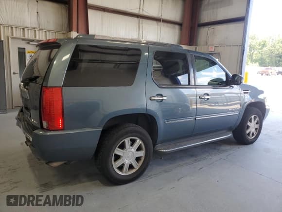 ✅ 2010 Cadillac Escalade • VIN: 1GYUKAEF5AR197544 • Lot: 65547315. Listed on Copart with 154,659 mi. Free auction sales archive from the USA and detailed vehicle history report at DreamBid. Image 3.