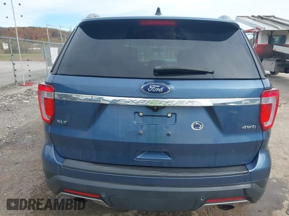 ✅ 2018 Ford Explorer XLT • VIN: 1FM5K8D84JGA02983 • Lot: 43463900. Wystawiony na IAAI z przebiegiem 61 514 mil. Bezpłatny archiwum sprzedaży aukcyjnych z USA i szczegółowy raport historii pojazdu na DreamBid. Zdjęcie 17.