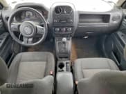 ✅ 2015 Jeep Patriot Latitude • VIN: 1C4NJRFB6FD245449 • Lot: 95658285. Wystawiony na Copart z przebiegiem 177 727 mil. Bezpłatny archiwum sprzedaży aukcyjnych z USA i szczegółowy raport historii pojazdu na DreamBid. Zdjęcie 8.