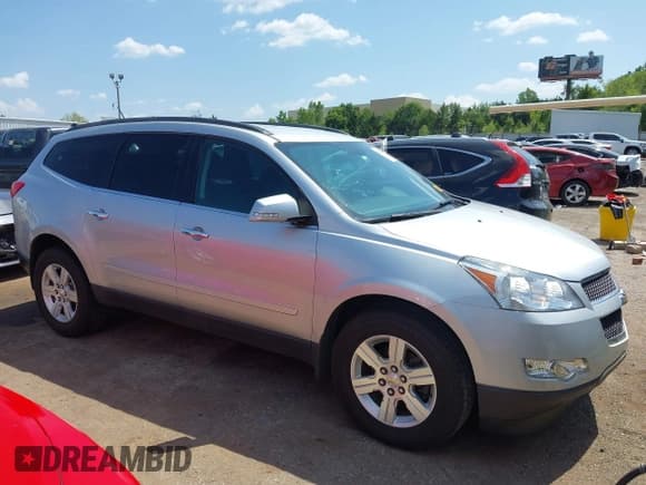 ✅ 2011 Chevrolet Traverse 1LT • VIN: 1GNKVGED9BJ361701 • Lot: 42994765. Wystawiony na IAAI z przebiegiem 85 881 mil. Bezpłatny archiwum sprzedaży aukcyjnych z USA i szczegółowy raport historii pojazdu na DreamBid. Zdjęcie 13.