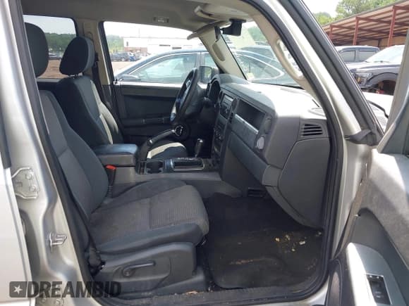 ✅ 2010 Jeep Commander Sport • VIN: 1J4RH4GK1AC148604 • Лот: 42518138. Опубликован ранее на IAAI с пробегом 170 261 миль. Бесплатный доступ к архиву аукционных продаж из США и подробный отчёт об истории автомобиля на DreamBid. Изображение 5.