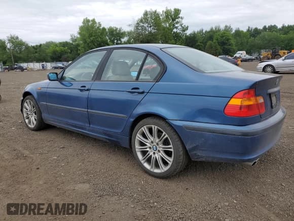 ✅ 2003 BMW 3 Series 325xi • VIN: WBAEU334X3PH86993 • Лот: 62261955. Опубликован ранее на Copart с пробегом 114 367 миль. Бесплатный доступ к архиву аукционных продаж из США и подробный отчёт об истории автомобиля на DreamBid. Изображение 2.