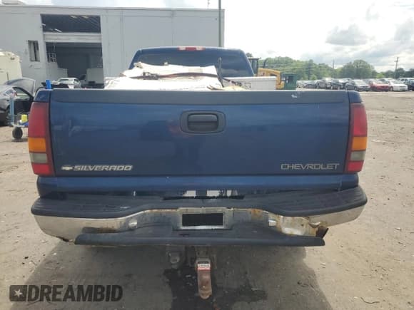 ✅ 2001 Chevrolet Silverado 2500HD LS • VIN: 1GCHK23U81F104273 • Lot: 55800415. Wystawiony na Copart z przebiegiem 215 292 mil. Bezpłatny archiwum sprzedaży aukcyjnych z USA i szczegółowy raport historii pojazdu na DreamBid. Zdjęcie 6.