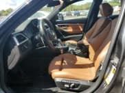 ✅ 2016 BMW 3 Series 328i xDrive • VIN: WBA8E3G57GNU38435 • Lot: 70808505. Wystawiony na Copart z przebiegiem Nie podano. Bezpłatny archiwum sprzedaży aukcyjnych z USA i szczegółowy raport historii pojazdu na DreamBid. Zdjęcie 7.