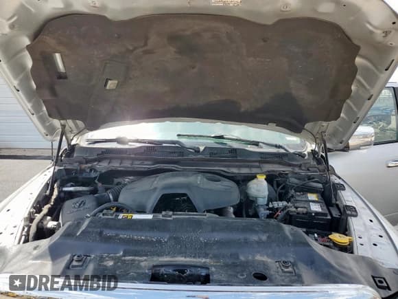 ✅ 2015 Ram 1500 Laramie • VIN: 1C6RR6NM7FS578001 • Lot: 70468465. Wystawiony na Copart z przebiegiem 177 594 mil. Bezpłatny archiwum sprzedaży aukcyjnych z USA i szczegółowy raport historii pojazdu na DreamBid. Zdjęcie 11.