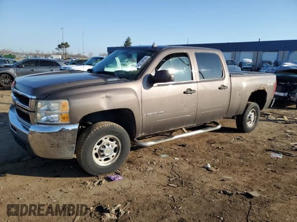 ✅ 2007 Chevrolet Silverado 2500HD 1LT • VIN: 1GCHK23K77F541849 • Lot: 50536725. Wystawiony na Copart z przebiegiem 172 136 mil. Bezpłatny archiwum sprzedaży aukcyjnych z USA i szczegółowy raport historii pojazdu na DreamBid. Zdjęcie 1.