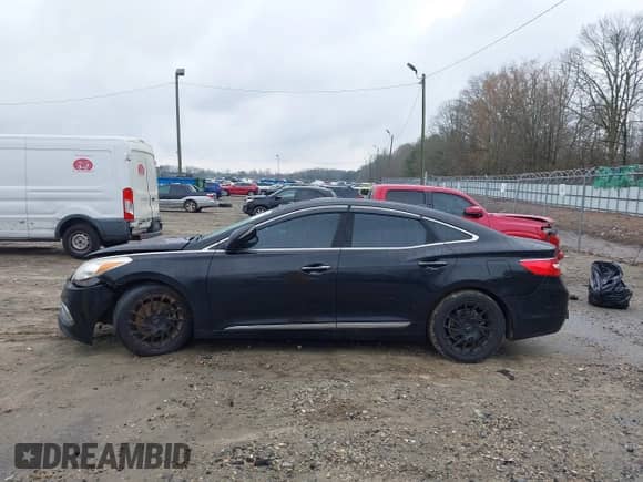 2017 Hyundai Azera Limited с VIN KMHFH4JGXHA590988, выставлен на аукционе IAAI как лот 41615025 с пробегом 100 751 миль миль и . История ставок и продаж доступна на DreamBid. Изображение 15.