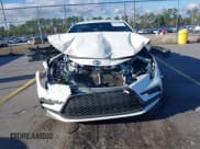 ✅ 2024 Toyota Corolla SE • VIN: 5YFS4MCE1RP182273 • Lot: 43574663. Wystawiony na IAAI z przebiegiem 41 mil. Bezpłatny archiwum sprzedaży aukcyjnych z USA i szczegółowy raport historii pojazdu na DreamBid. Zdjęcie 13.