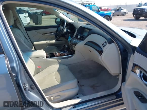 ✅ 2017 Infiniti Q70 3.7 • VIN: JN1BY1PP7HM170423 • Лот: 43066538. Опубликован ранее на IAAI с пробегом 118 599 миль. Бесплатный доступ к архиву аукционных продаж из США и подробный отчёт об истории автомобиля на DreamBid. Изображение 5.