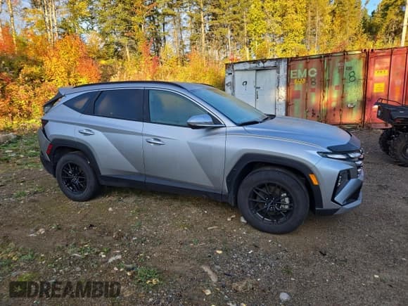 ✅ 2025 Hyundai Tucson SEL • VIN: 5NMJBCDE7SH441908 • Lot: 81630305. Wystawiony na Copart z przebiegiem 13 942 mil. Bezpłatny archiwum sprzedaży aukcyjnych z USA i szczegółowy raport historii pojazdu na DreamBid. Zdjęcie 4.