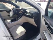 ✅ 2025 Mercedes-Benz GLC 300 • VIN: W1NKM4GB3SF320370 • Lot: 42622649. Wystawiony na IAAI z przebiegiem 1 787 mil. Bezpłatny archiwum sprzedaży aukcyjnych z USA i szczegółowy raport historii pojazdu na DreamBid. Zdjęcie 5.