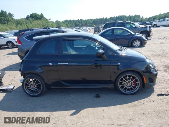 ✅ 2017 FIAT 500 Abarth • VIN: 3C3CFFFH0HT535814 • Lot: 42851883. Listed on IAAI with 105,415 mi. Free auction sales archive from the USA and detailed vehicle history report at DreamBid. Image 14.